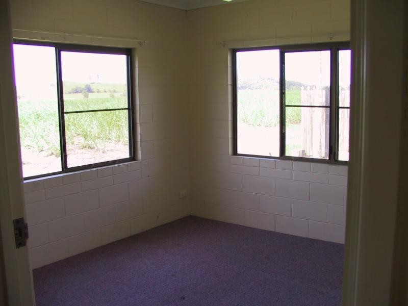 24 Atherton St, Mossman QLD 4873