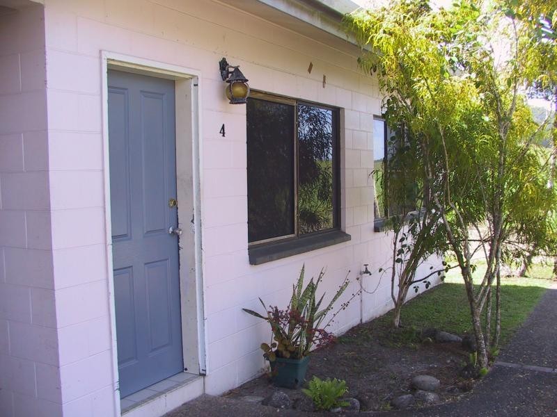 24 Atherton St, Mossman QLD 4873