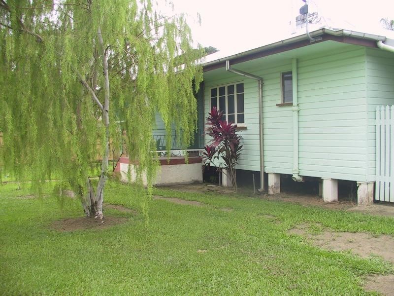 1/12 Thomas Street, Mossman QLD 4873