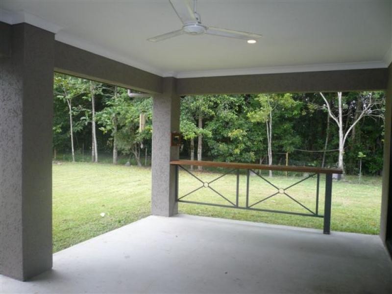 24 Whiteoak Ave, Mossman QLD 4873