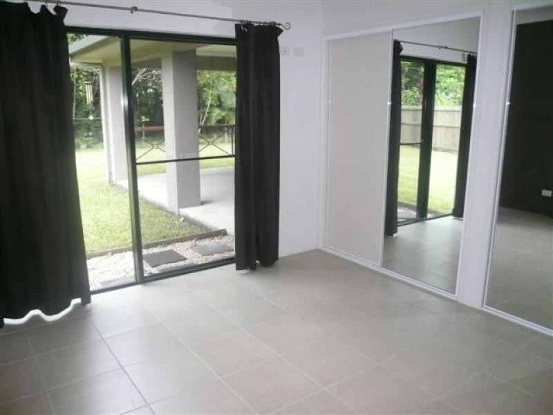 24 Whiteoak Ave, Mossman QLD 4873