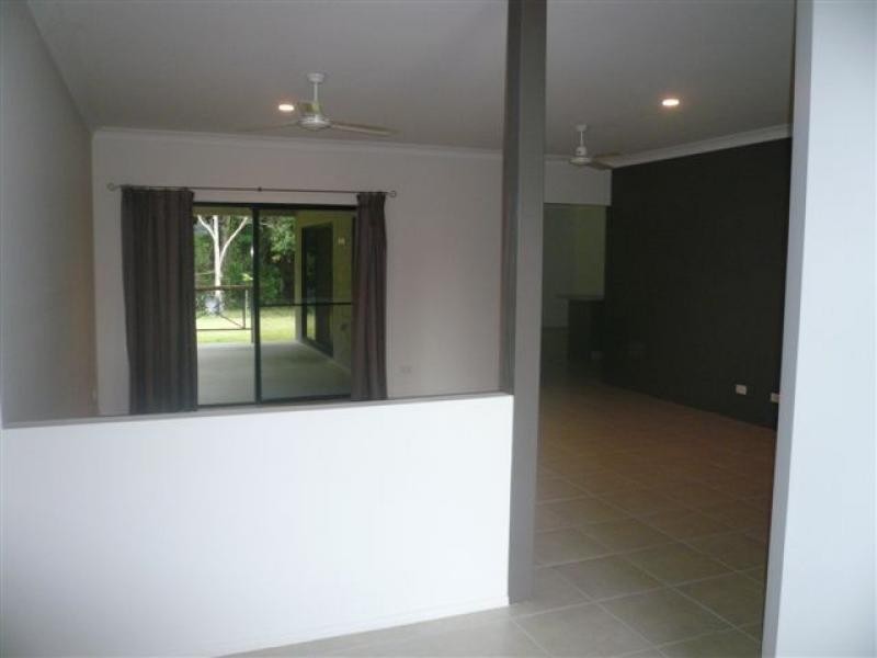 24 Whiteoak Ave, Mossman QLD 4873