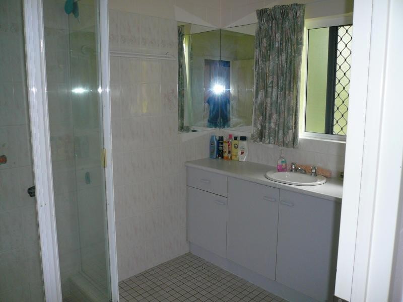 36 Middlemiss St, Mossman QLD 4873