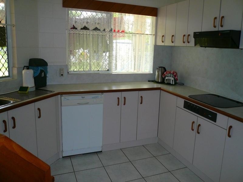 36 Middlemiss St, Mossman QLD 4873