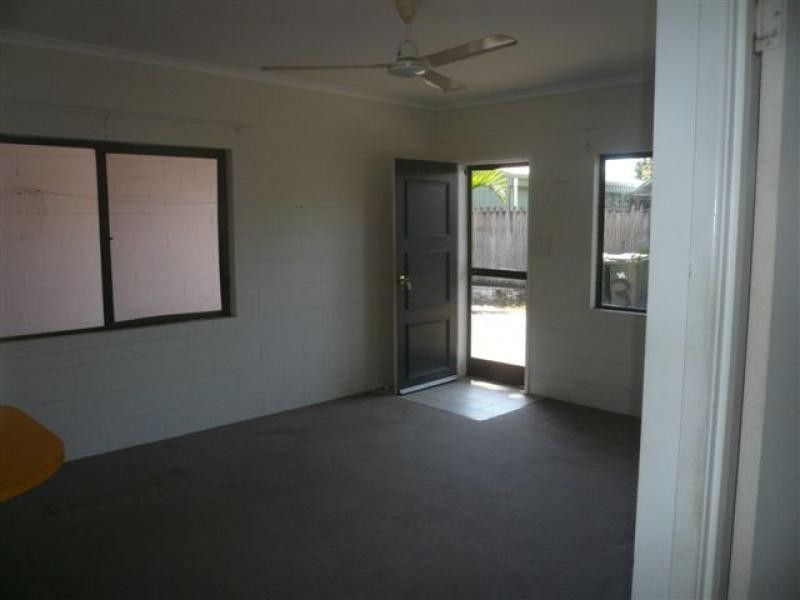 3/24 Atherton St, Mossman QLD 4873