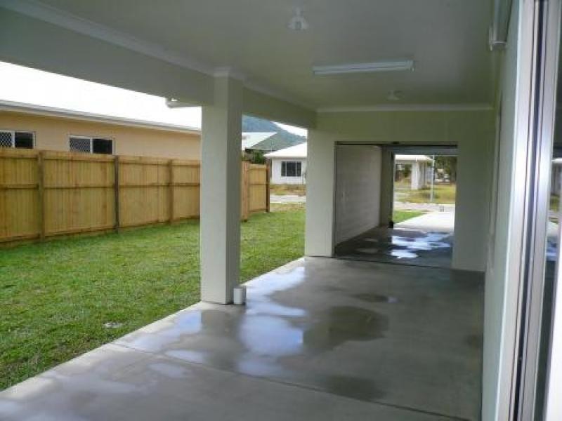 23 Riflebird Cres, Mossman QLD 4873