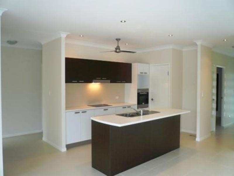 25 Forest Glen Road, Mossman QLD 4873