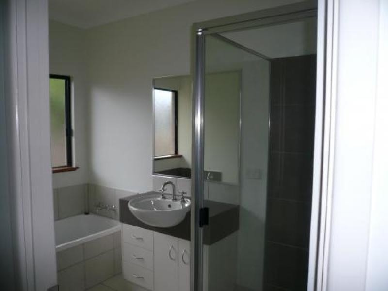 21 White Oak Ave, Mossman QLD 4873