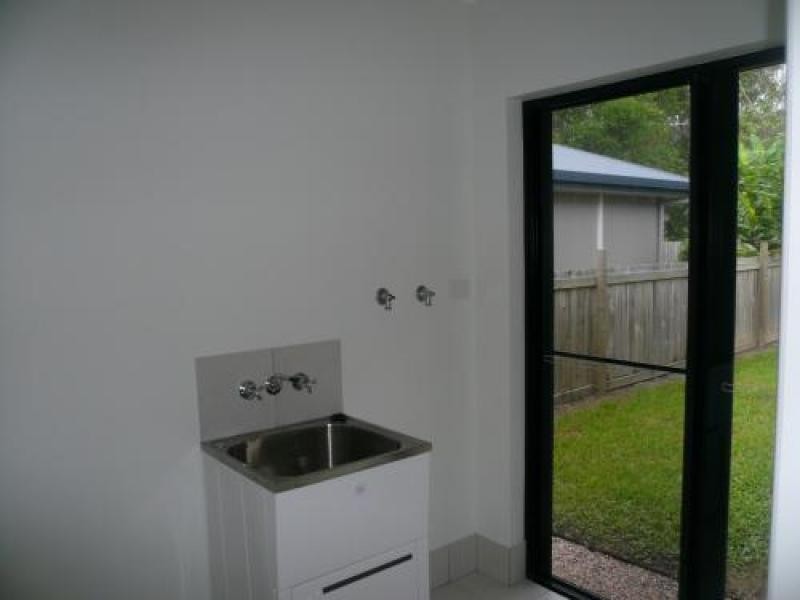 21 White Oak Ave, Mossman QLD 4873