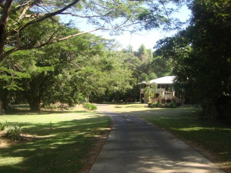 1 Coral Sea Drive, Mossman QLD 4873