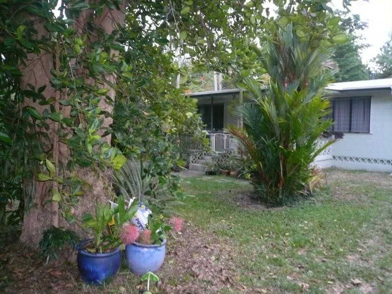 42 Esplanade, Wonga QLD 4873