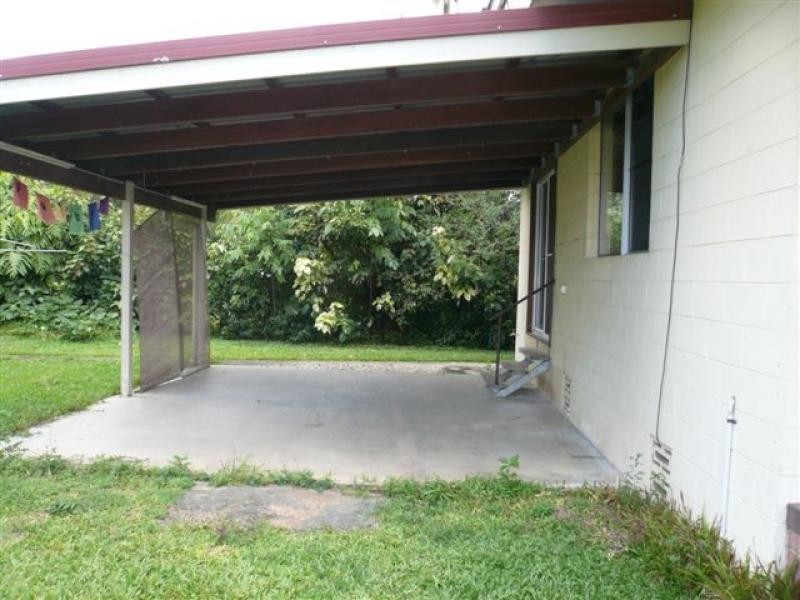 16 Thomas Street, Mossman QLD 4873