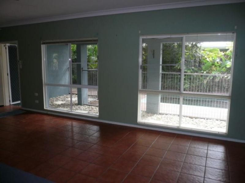 8 Thooleer Close, Cooya Beach QLD 4873