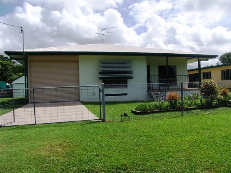 17 Owen Street, Mossman QLD 4873