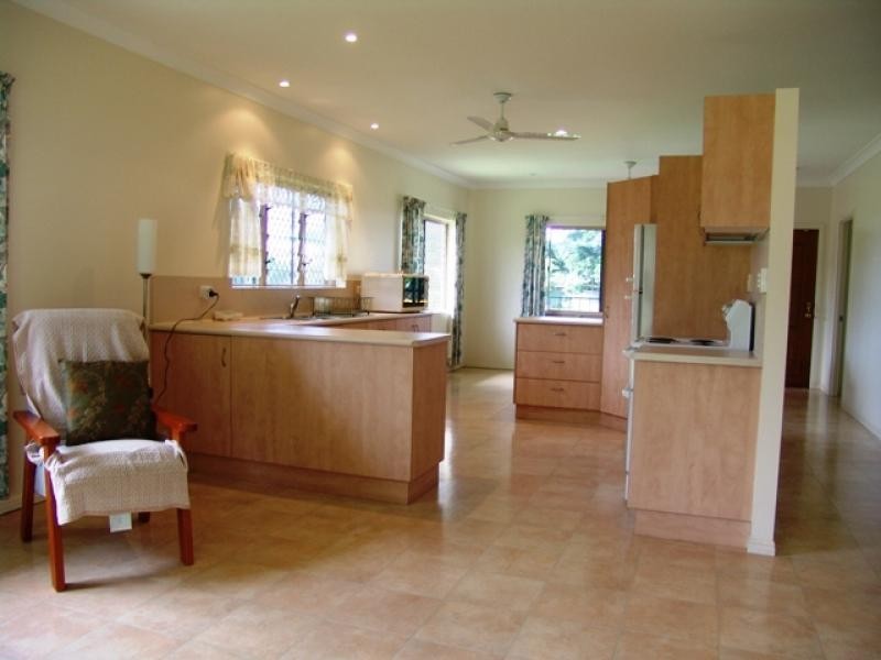 17 Owen Street, Mossman QLD 4873