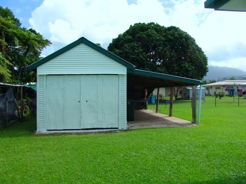 17 Owen Street, Mossman QLD 4873