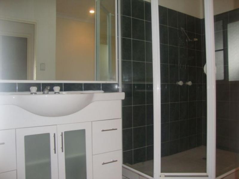 4 Thooleer Cl, Cooya Beach QLD 4873