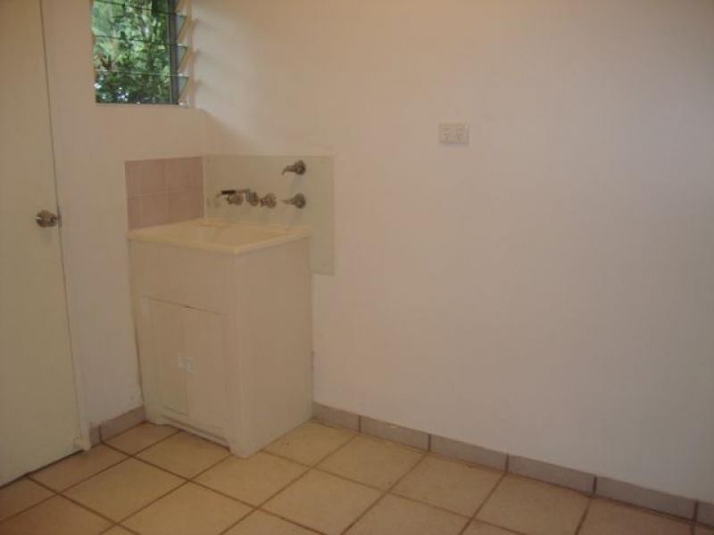 4 Thooleer Cl, Cooya Beach QLD 4873