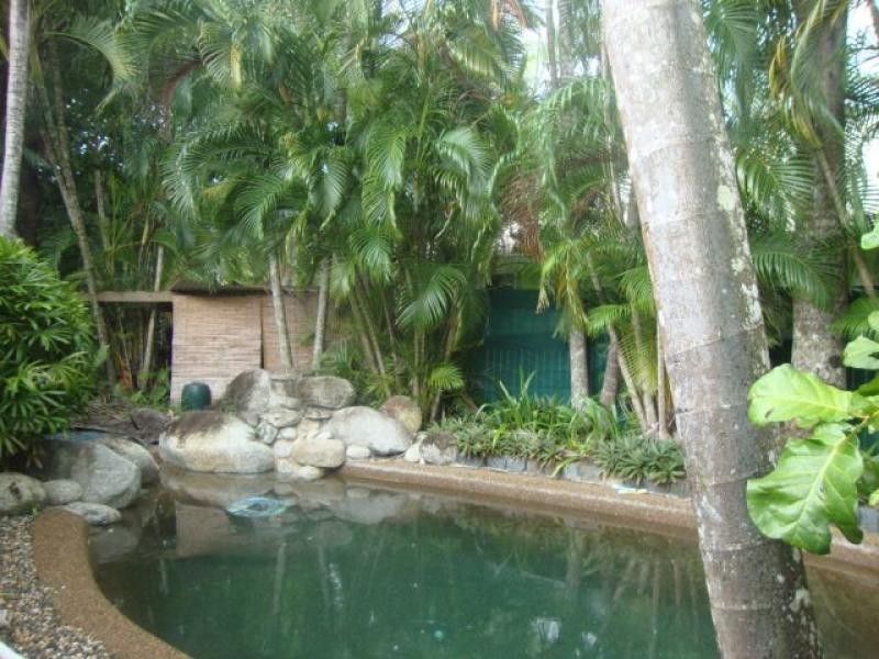 4 Thooleer Cl, Cooya Beach QLD 4873