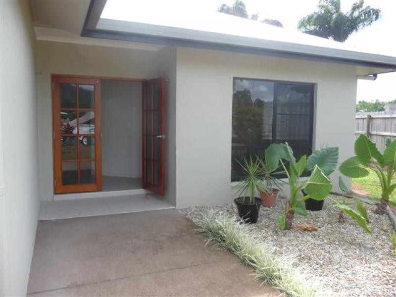 13 Satinash St, Mossman QLD 4873