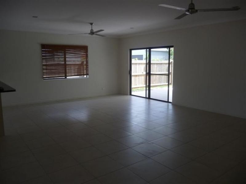 13 Satinash St, Mossman QLD 4873
