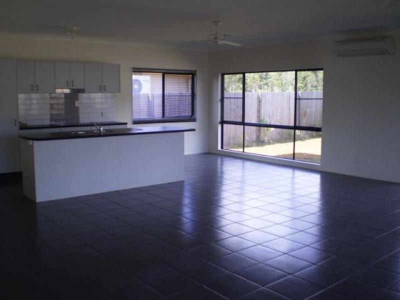 16 Satinash St, Mossman QLD 4873