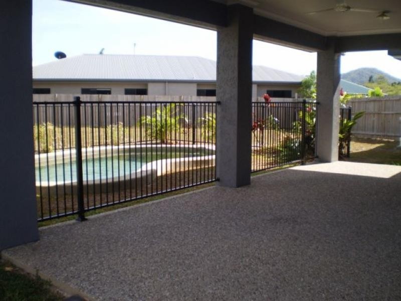 16 Satinash St, Mossman QLD 4873