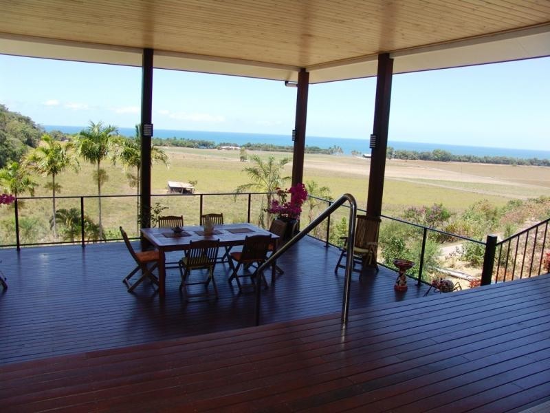 2 Seaview Court, Port Douglas QLD 4877