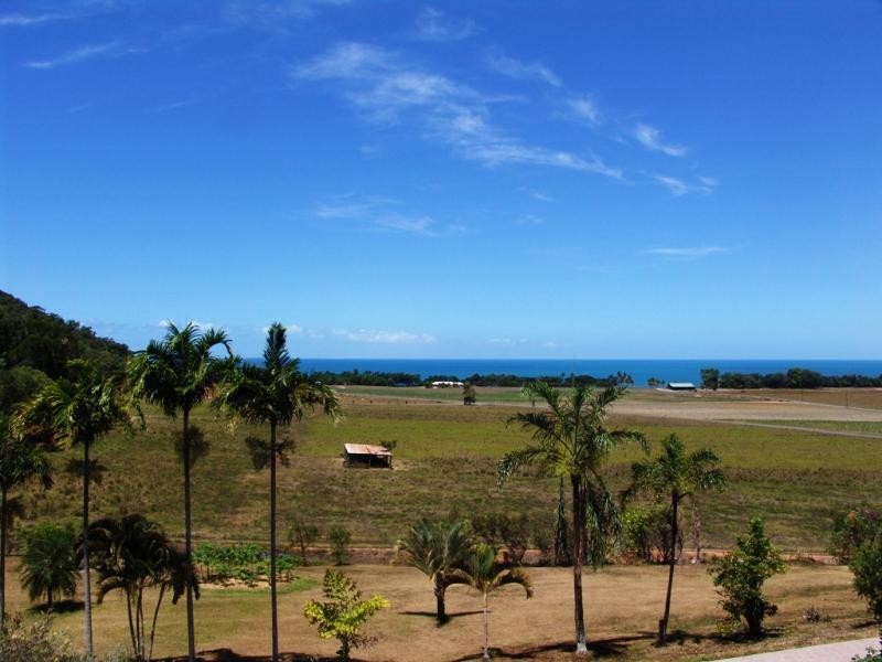 2 Seaview Court, Port Douglas QLD 4877