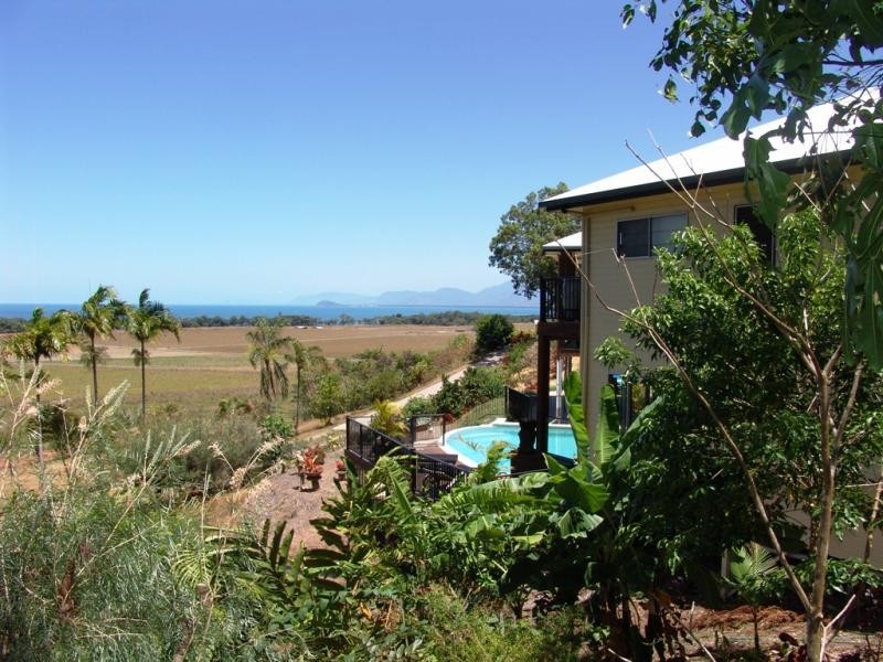2 Seaview Court, Port Douglas QLD 4877
