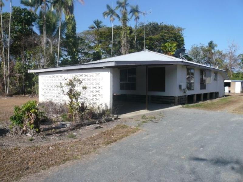 18 Owen St, Mossman QLD 4873