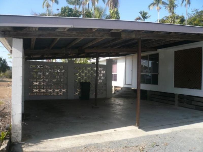 18 Owen St, Mossman QLD 4873
