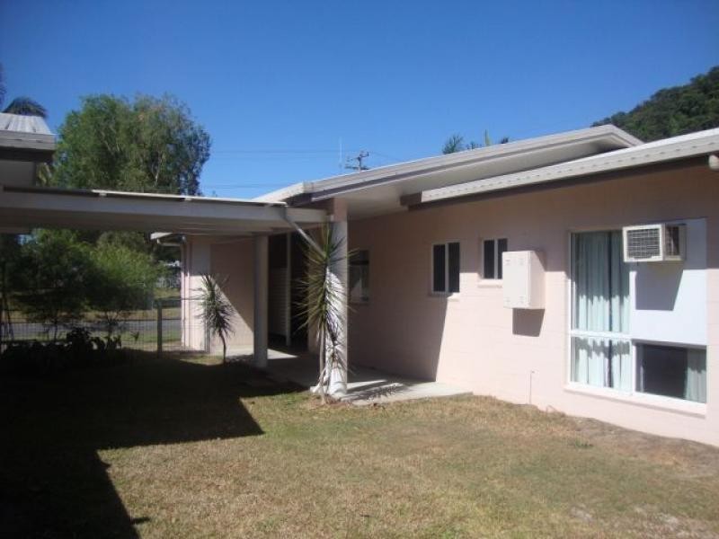 1/1 Yarun Close, Wonga QLD 4873