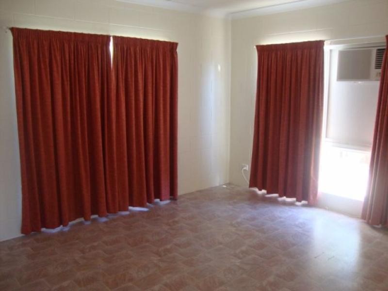 1/1 Yarun Close, Wonga QLD 4873