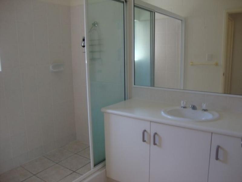 1/1 Yarun Close, Wonga QLD 4873