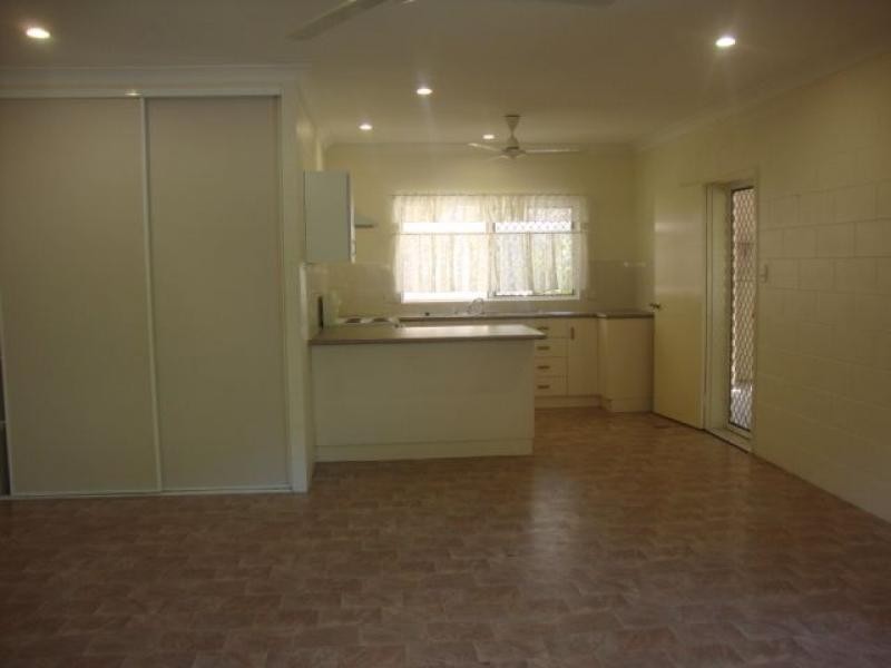 1/1 Yarun Close, Wonga QLD 4873