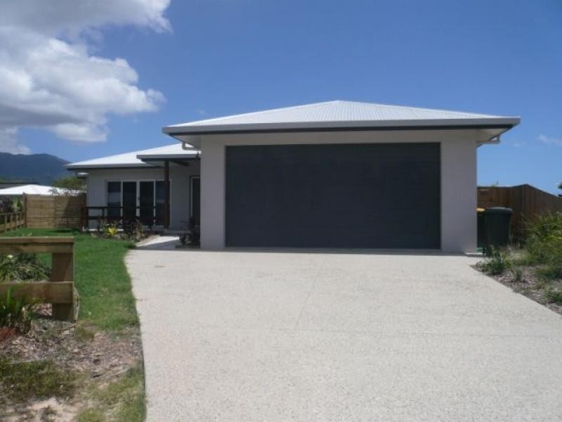 17 White Oak Ave, Mossman QLD 4873