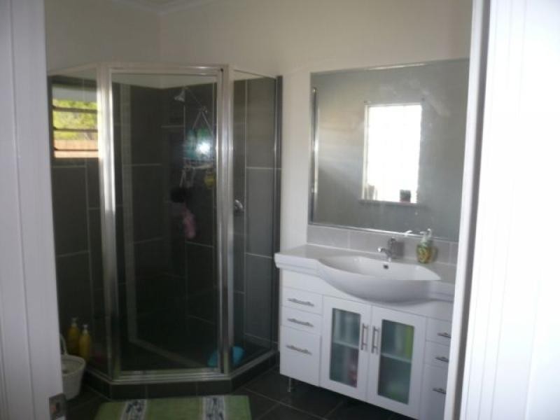 17 White Oak Ave, Mossman QLD 4873