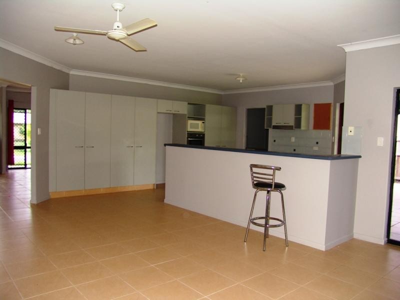 4 Satinash St, Mossman QLD 4873