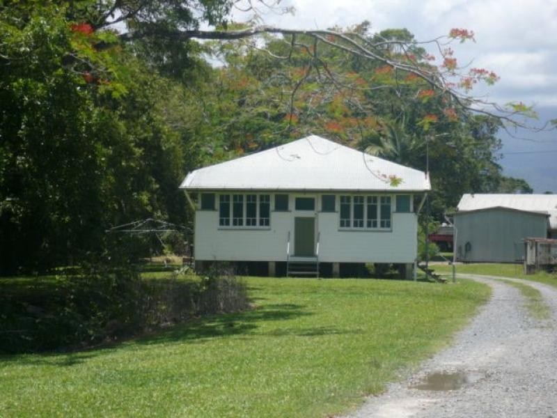217 Cassowary Rd, Mossman QLD 4873