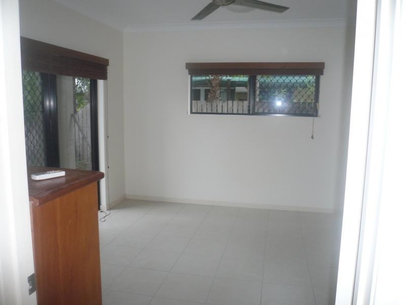 1 Shalom Close, Cooya Beach QLD 4873