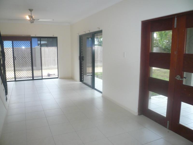 1 Shalom Close, Cooya Beach QLD 4873