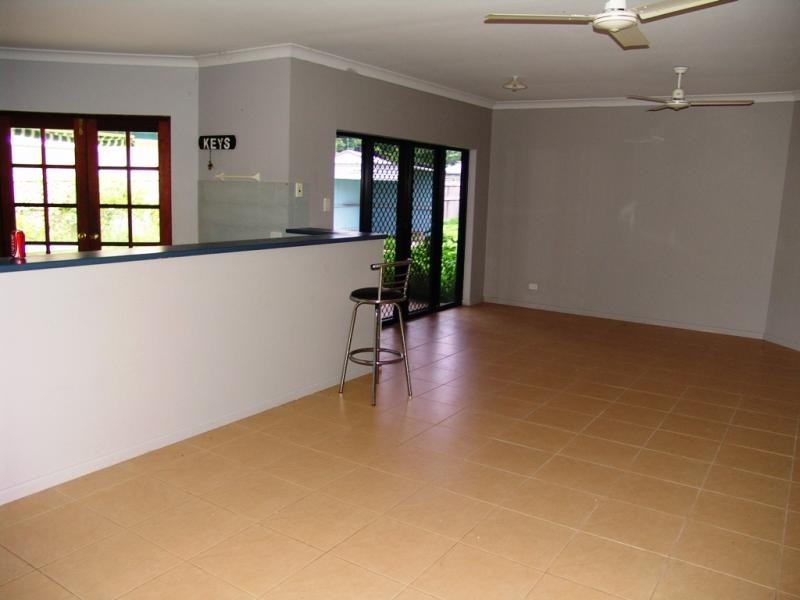 4 Satinash Close, Mossman QLD 4873