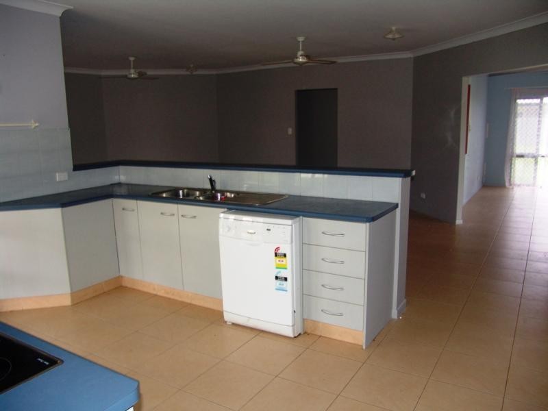 4 Satinash Close, Mossman QLD 4873