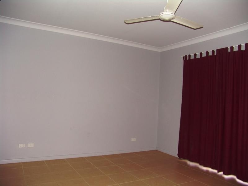 4 Satinash Close, Mossman QLD 4873