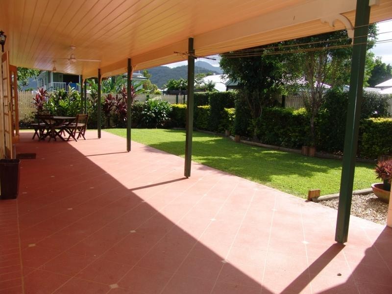 23 Owen Street, Mossman QLD 4873