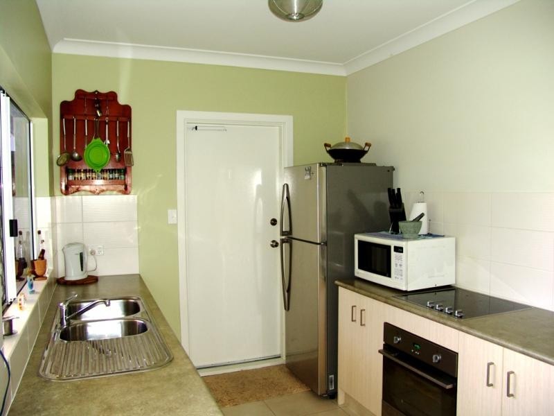 38 Riflebird Close, Mossman QLD 4873