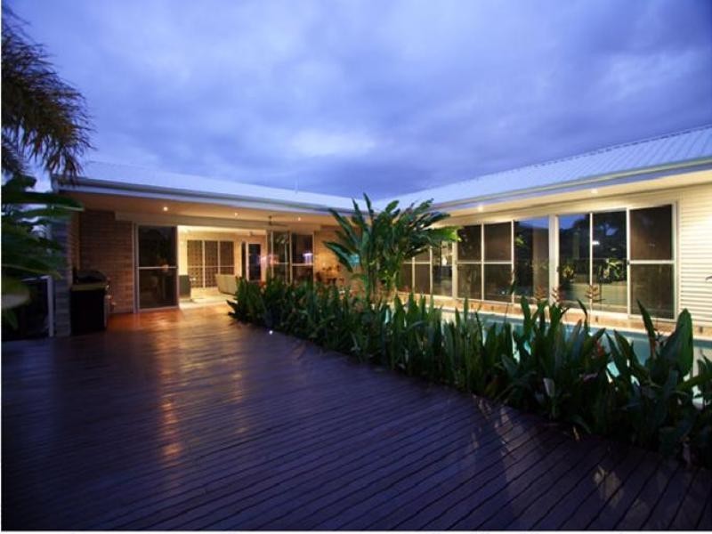 13 Ocean Ave, Cooya Beach QLD 4873