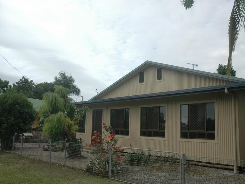 10 Dan Hart Lane, Mossman QLD 4873