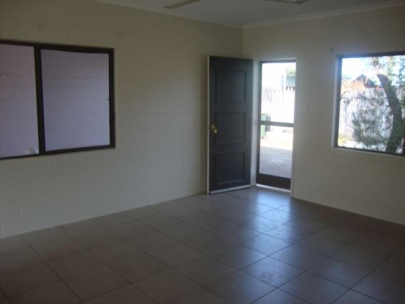 2/24 Atherton Street, Mossman QLD 4873